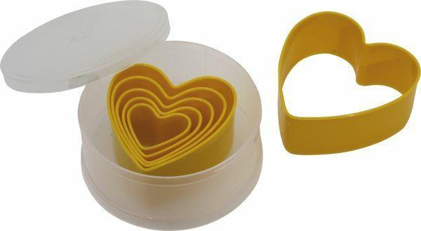 SET 6 TAGLIAPASTA IN PLASTICA FORMA CUORE PEDRINI