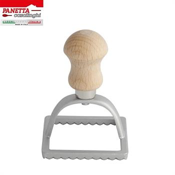 STAMPO TAGLIAPASTA QUADRO 6,8 CM MANICO LEGNO PANETTA