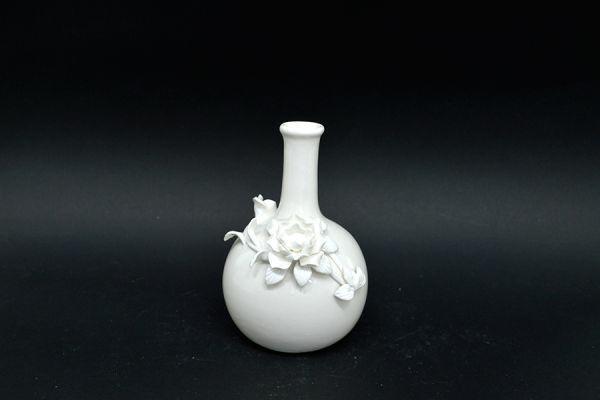 VASO CON FIORE IN CERAMICA 17CM COLORE BIANCO